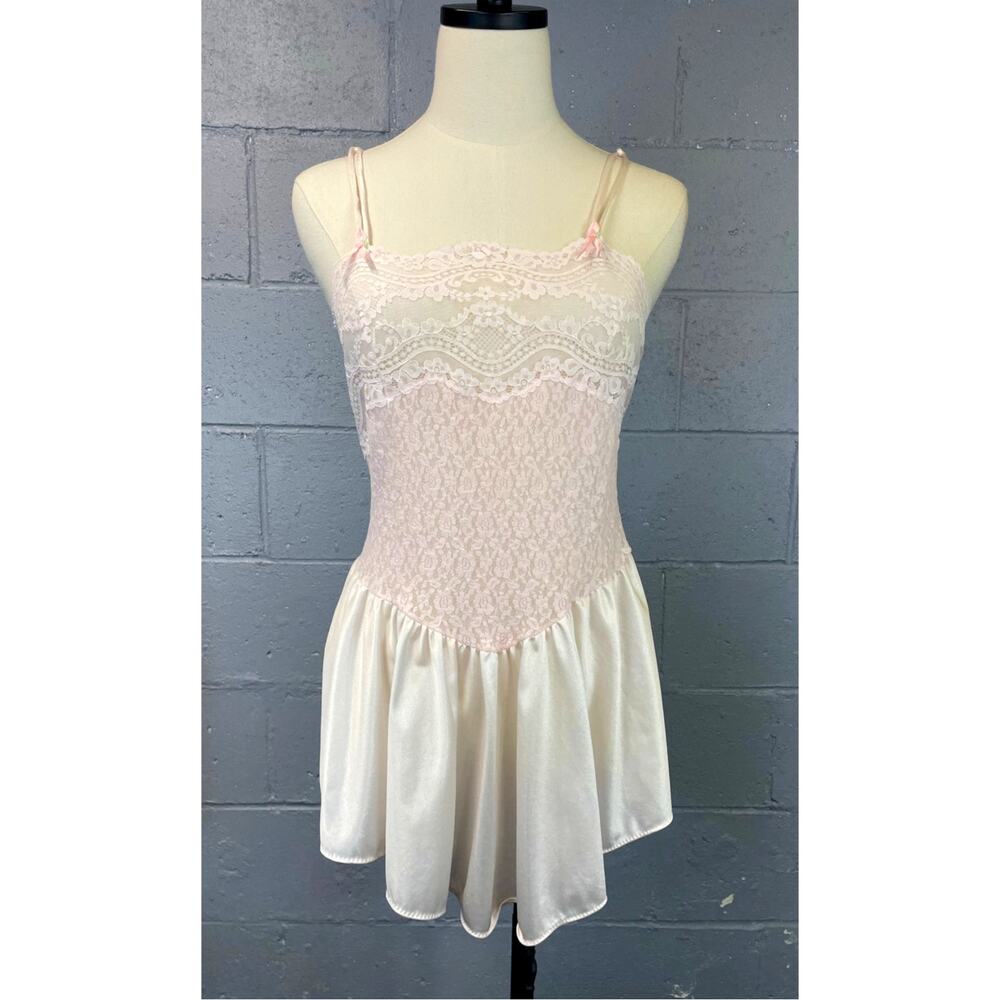 Vintage 1980s Pastel Pink Stretch Lace Nylon Baby Doll Nightgown Flutter Hem - Picture 7 of 14